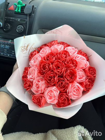 Букеты из атласных роз