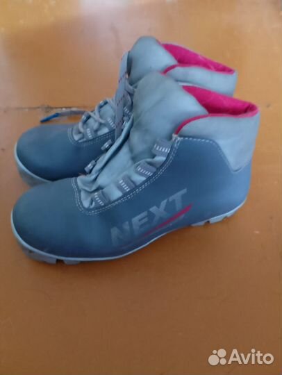 Лыжные ботинки 35 р