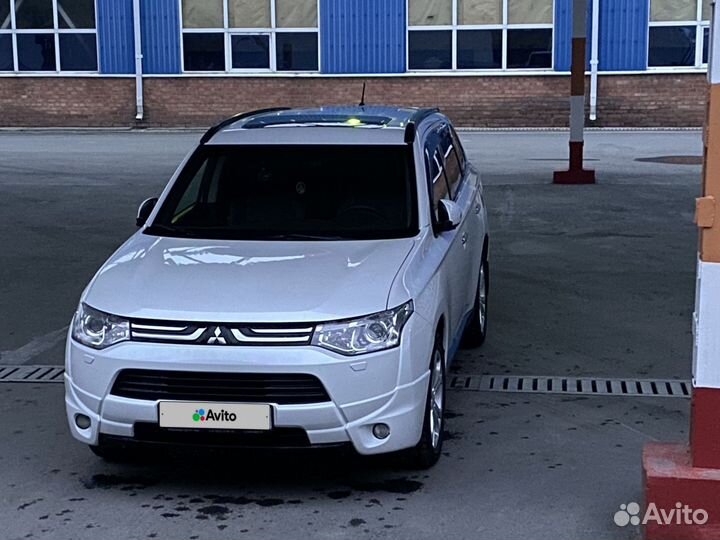 Mitsubishi Outlander 3.0 AT, 2014, 270 000 км