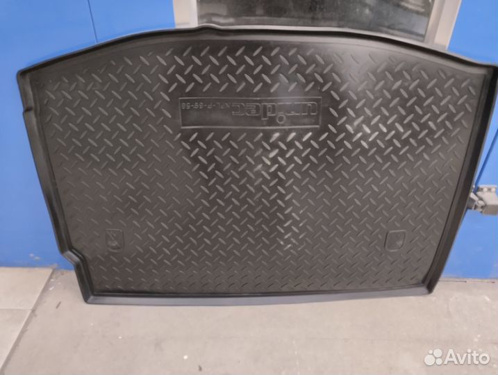 Коврик багажника Рено Меган 3 хэтчбек