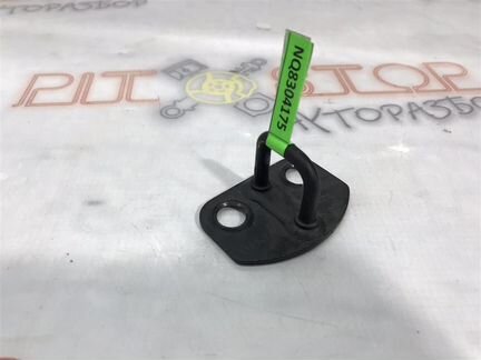 Петля замка багажника Nissan Qashqai (J10) 2006