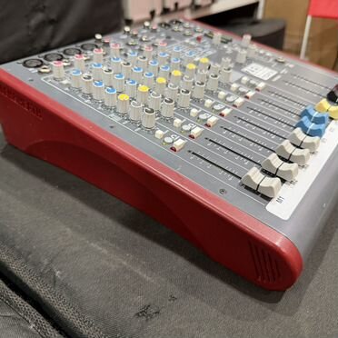 Микшерный пульт Allen heath zed 10fx
