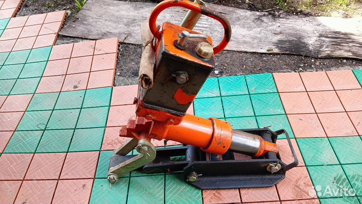 Домкрат железнодорожный