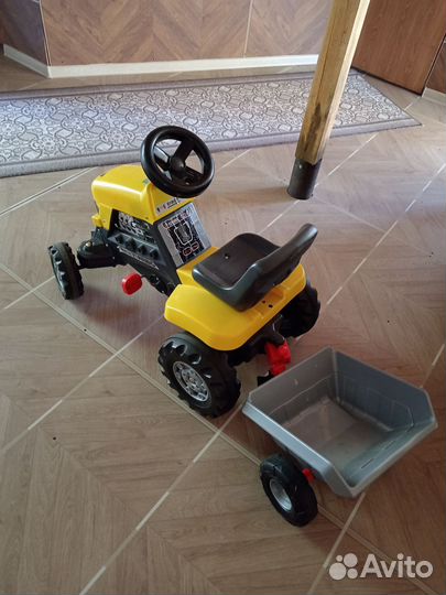 Трактор игрушки