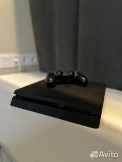 Sony playstation 4 PS4 slim