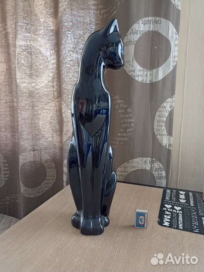 Статуэтка фарфор