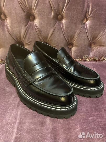 Лоферы и макасины женские