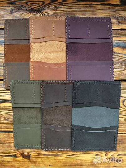 Кожаная обложка на паспорт ручной работы