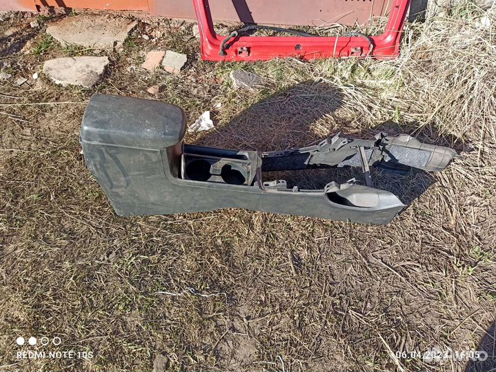 Консоль центральная сБордачком toyota corolla e150