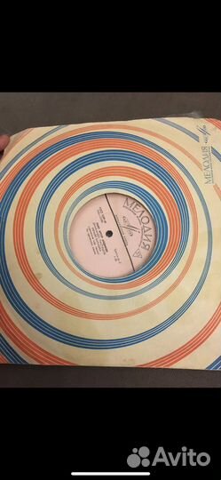 Поёт Артур Айдинян