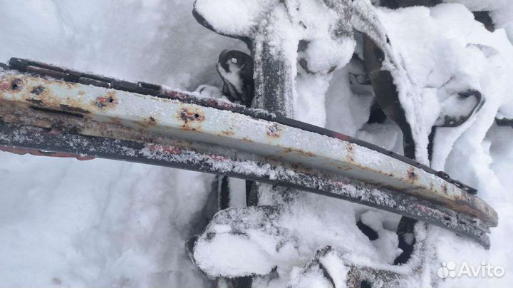 Усилитель переднего бампера Audi 100c4