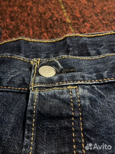 Джинсы levis