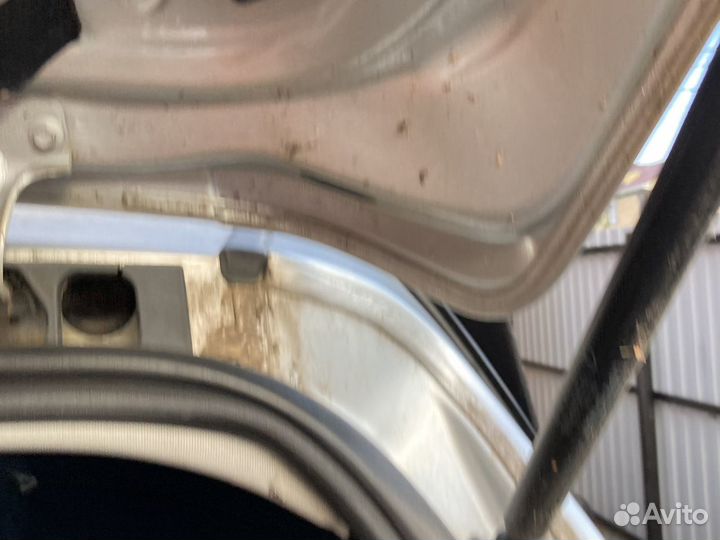 Крышка багажника Мерседес В класс