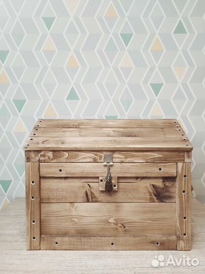 Сундук деревянный, декоративный