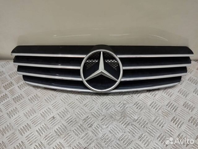 Решетка радиатора Mercedes-Benz CLK-Класс