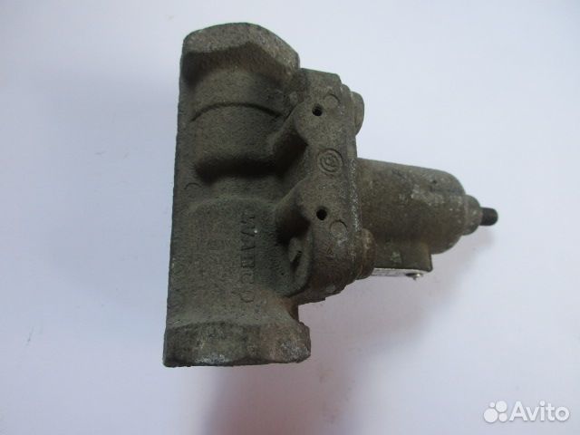 Клапан пневматический Volvo FH12 FH16