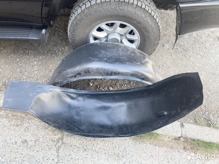 Подкрылки (локеры задние) Toyota Land Cruiser