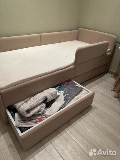 Детская кровать с бортиком и матрасом новая