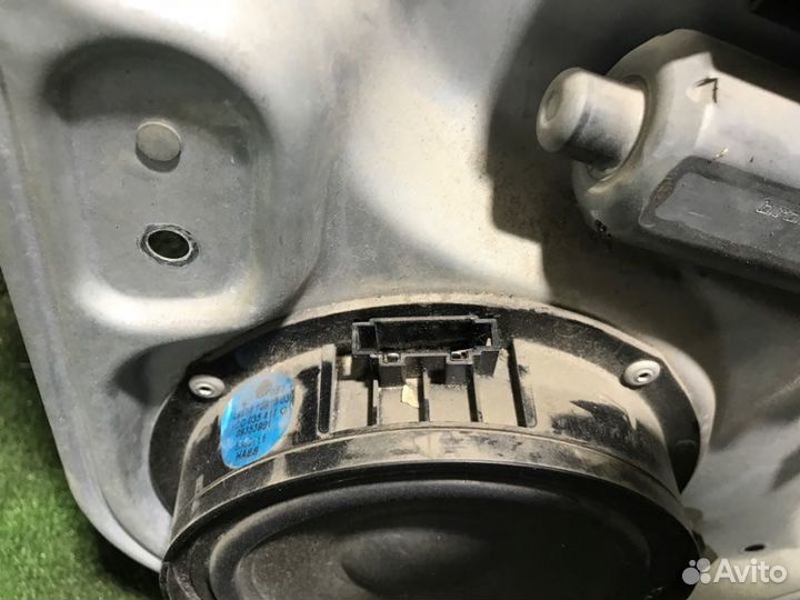 Стеклоподъемник передний правый Volkswagen Passat