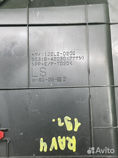 Накладка торпедо toyota rav 4 xa50