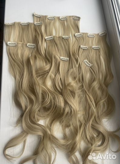 Волосы на заколках