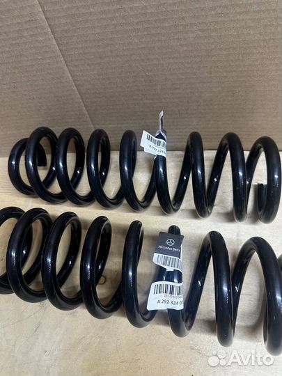 Пружина амортизатора Mercedes A2923240204 W166