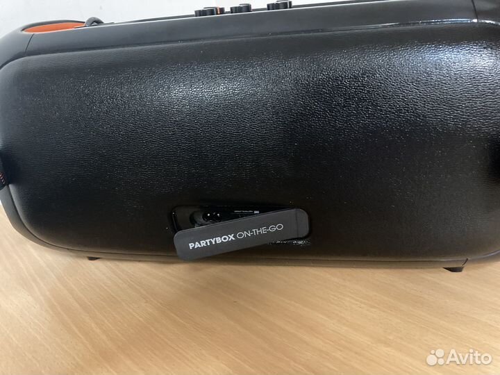 Колонка JBL partybox On-the-go
