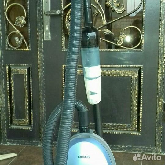 Б/у пылесос samsung с чашей 1800 Вт