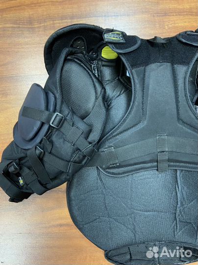 Нагрудник хоккейного вратаря Bauer Supreme S29 INT