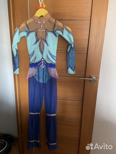 Костюм для выступлений фигурное катание