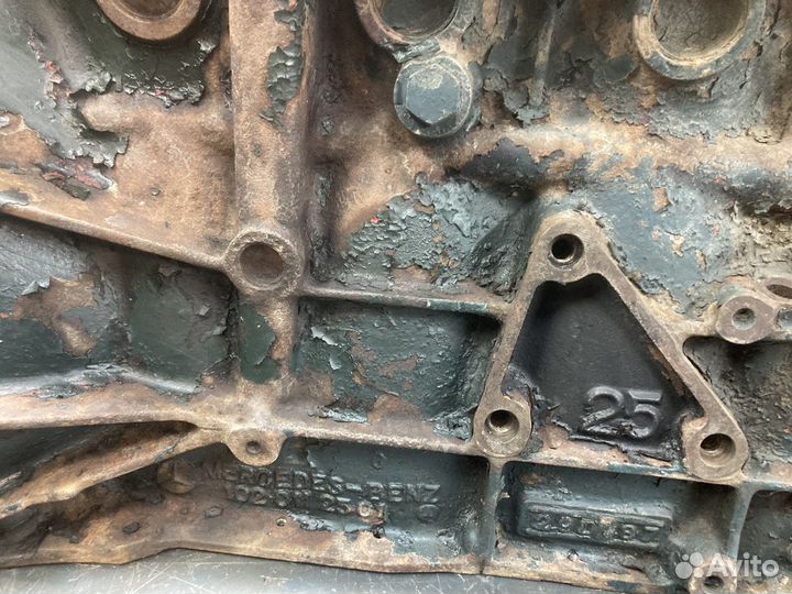 Блок цилиндров Mercedes 102982