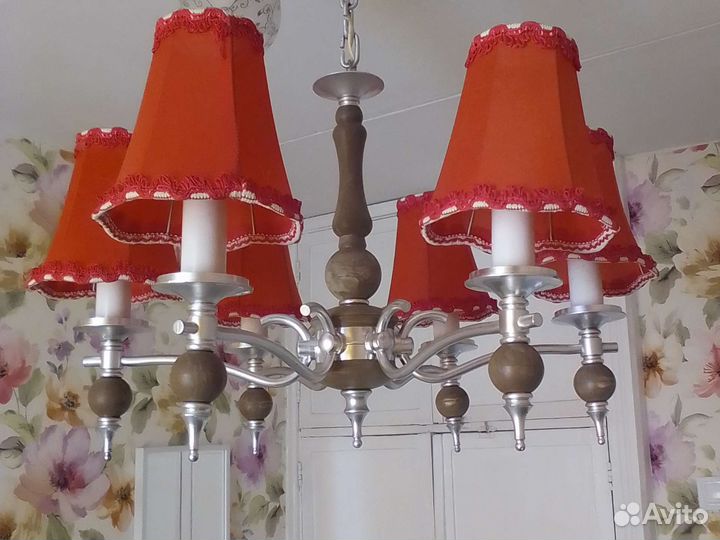 Люстра потолочная со с' емными колпачками