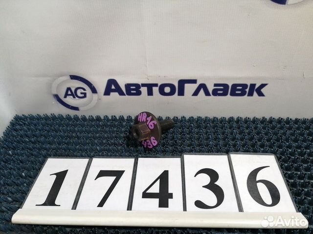 Болт шкива коленвала Nissan NV200