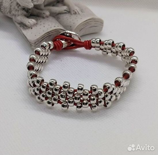 Браслет в стиле uno de 50