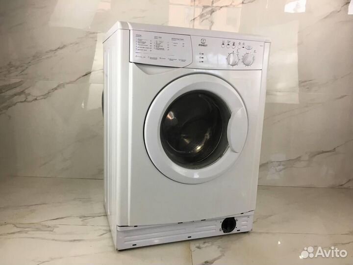 Стиральная машина бу Indesit WIN82