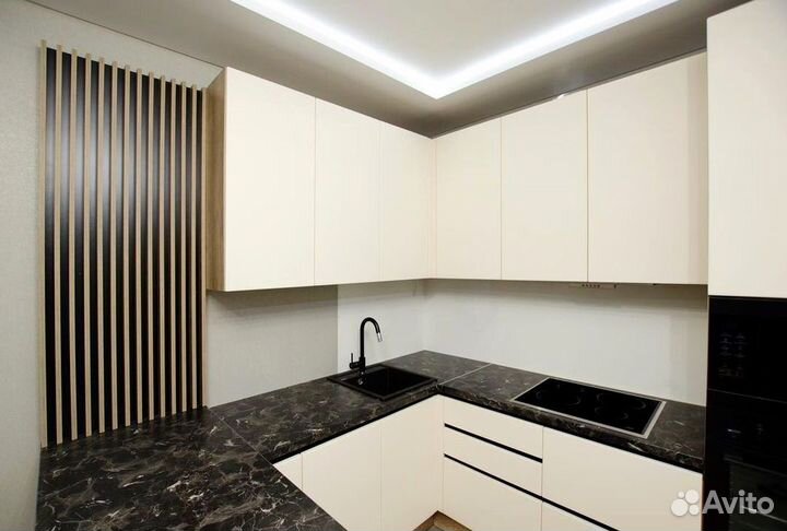 Кухня в потолок на заказ