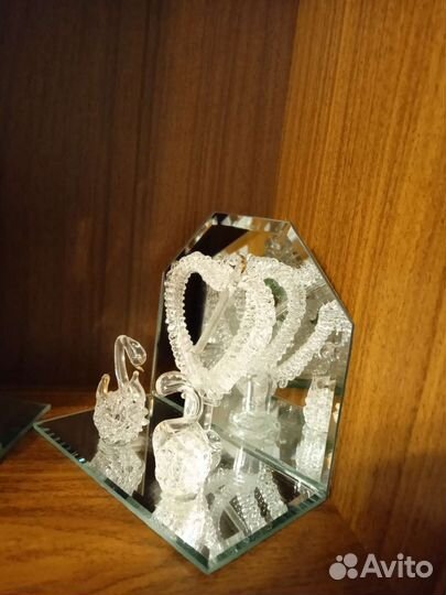 Лебеди на зеркале