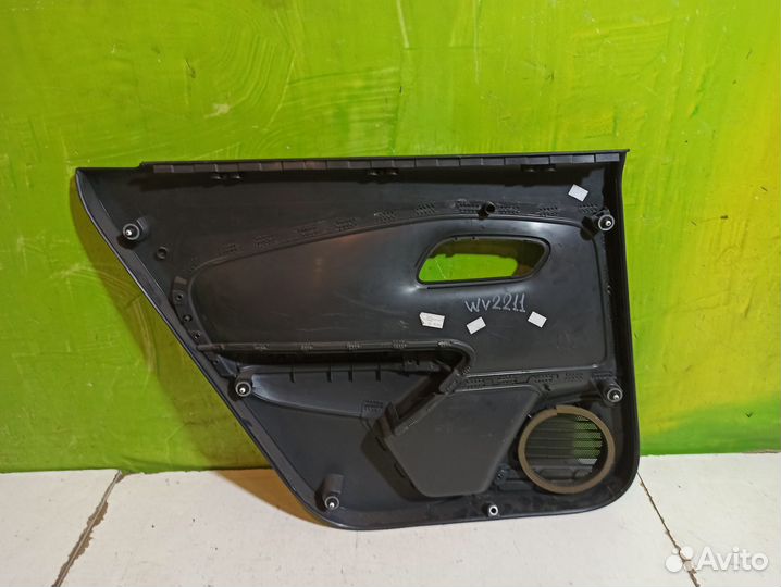 Обшивка двери правой Volkswagen Polo