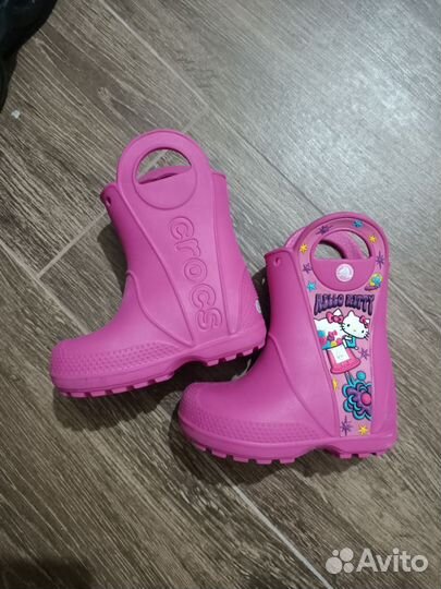 Резиновые сапоги для девочки crocs