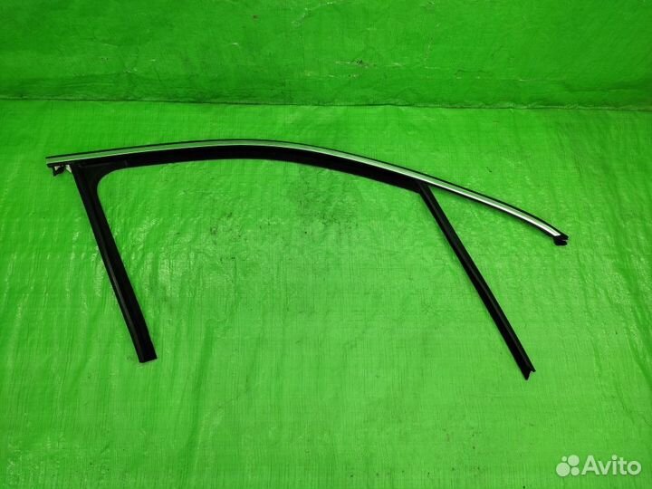 Уплотнитель п/п стекла+ хром Touareg/Cayenne 10-18