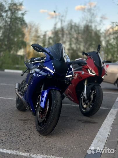 Yamaha YZF-R1