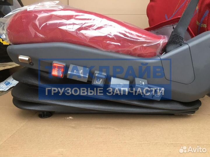 Сиденье Ивеко Траккер 504144418