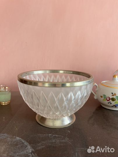 Посуда старая вроде фарфор