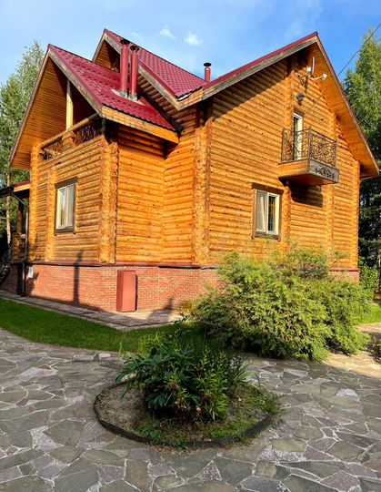 Дом 225 м² на участке 27 сот.