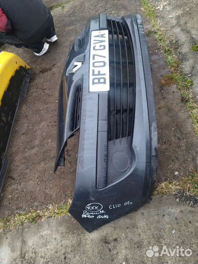 Бампер передний Renault Clio 3 2005-2009г