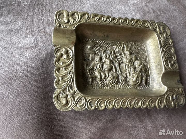 Антикварная бронзовая пепельница мелочница