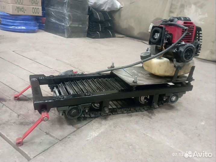 Детский снегокат с мотором