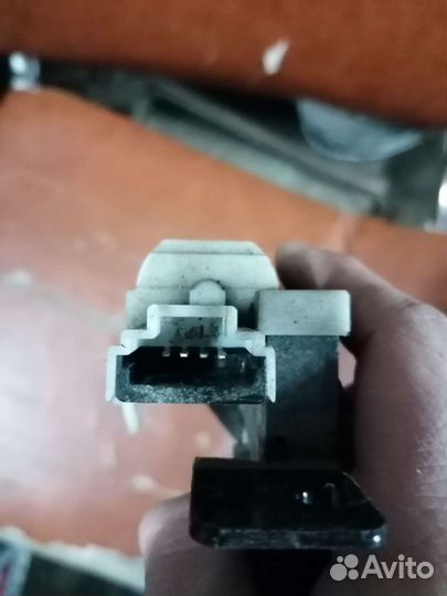 Замок багажника Рено меган 2