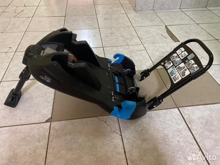 Автокресло Britax Römer Baby-Safe + ременная база