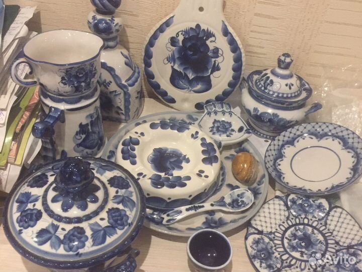 Изделия Гжель и под гжель разная